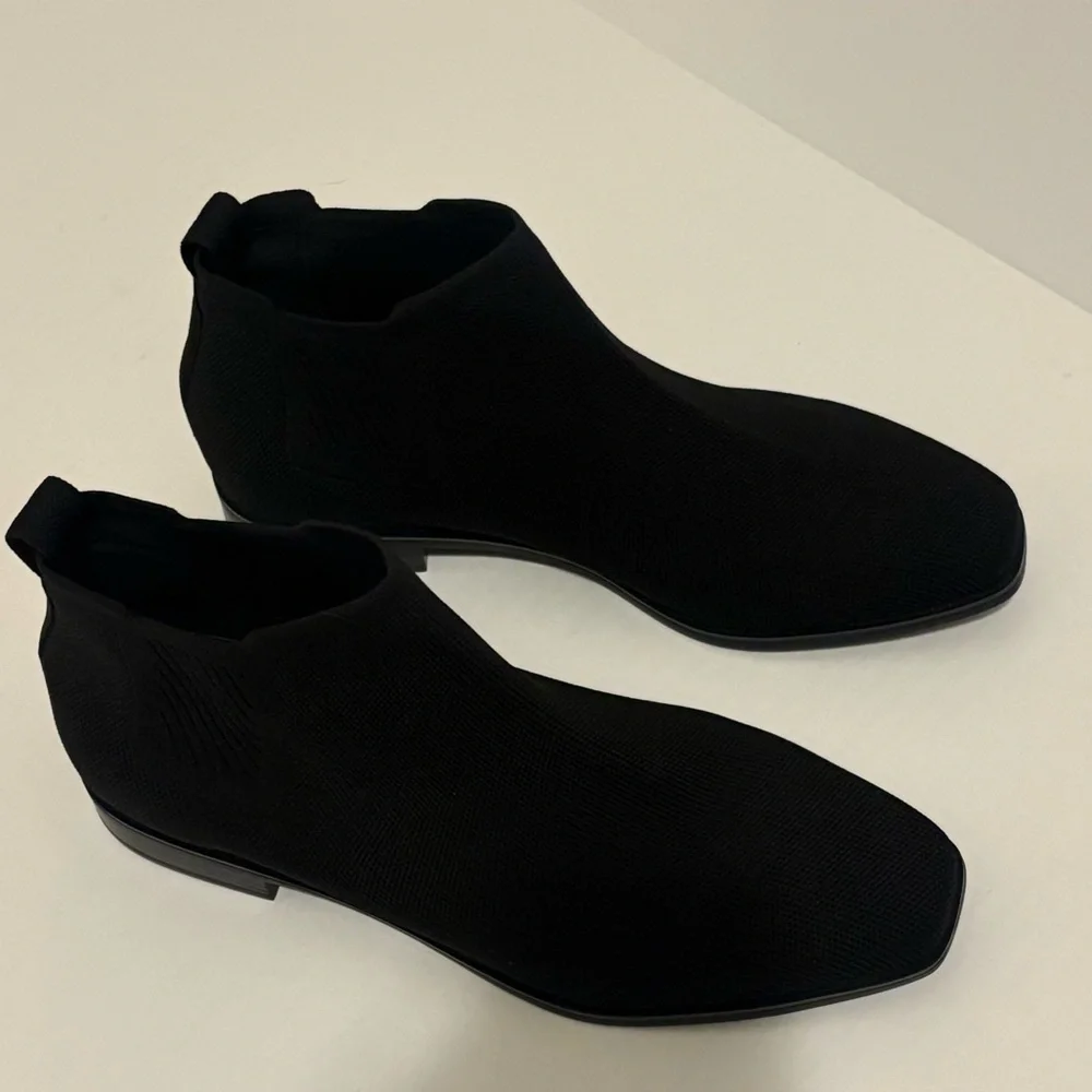 Vivaia Square-Toe Slip-On Chelsea Boots (Ryan Slip-On)